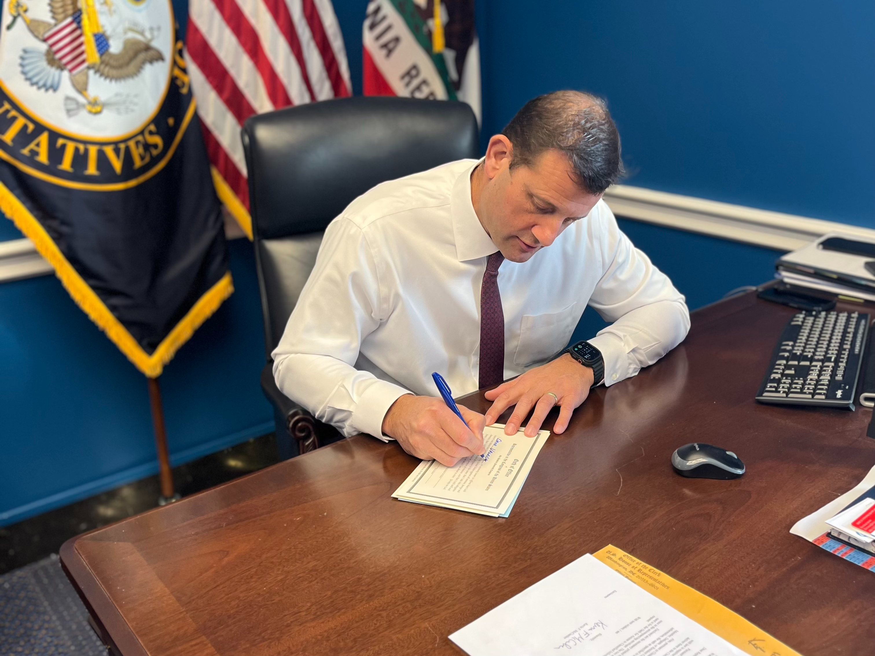 Rep. Valadao signing Oath of Office