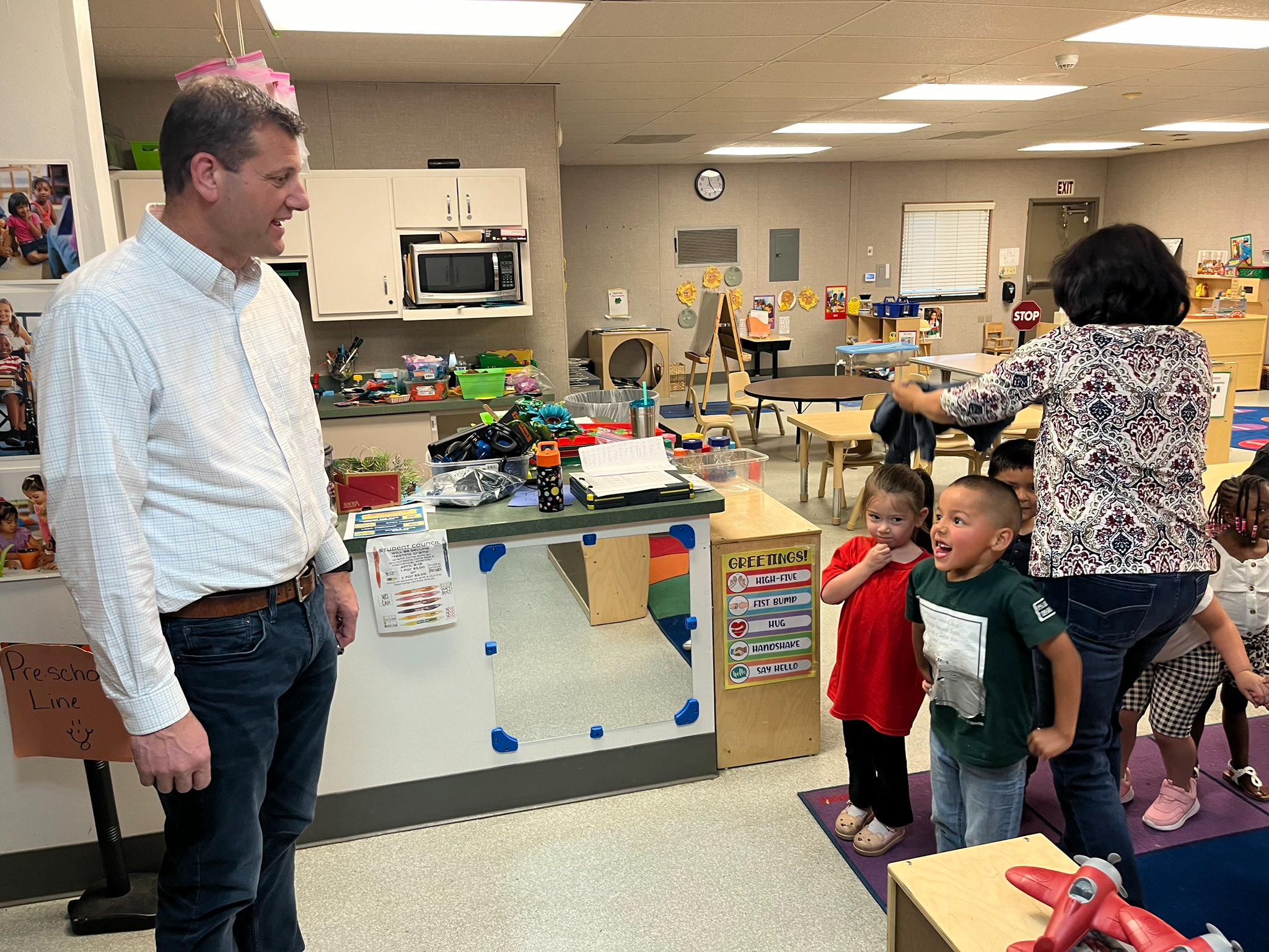 Rep. Valadao visits Buttonwillow School