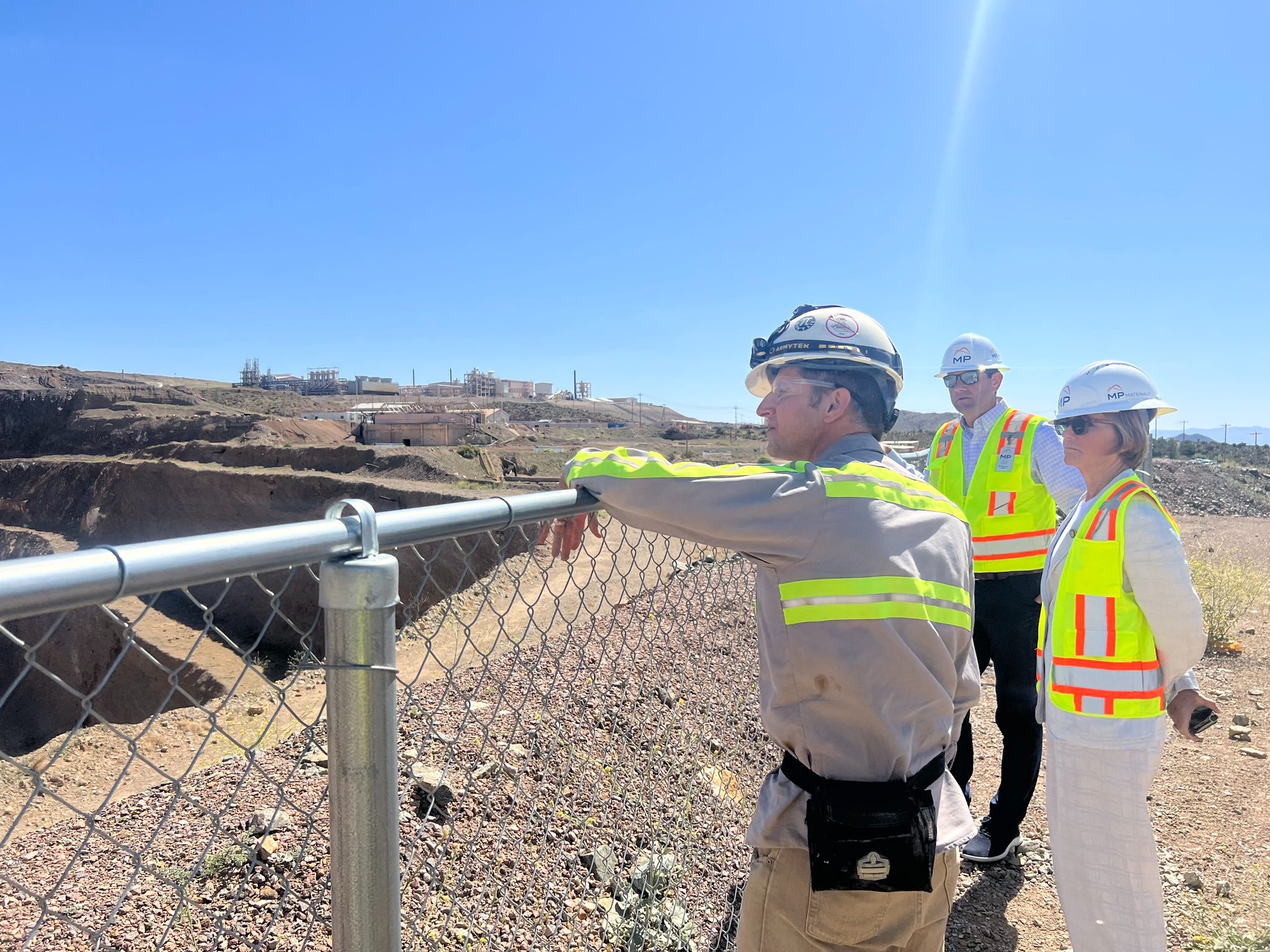 Reps. Valadao and Lee tour sites in Nevada