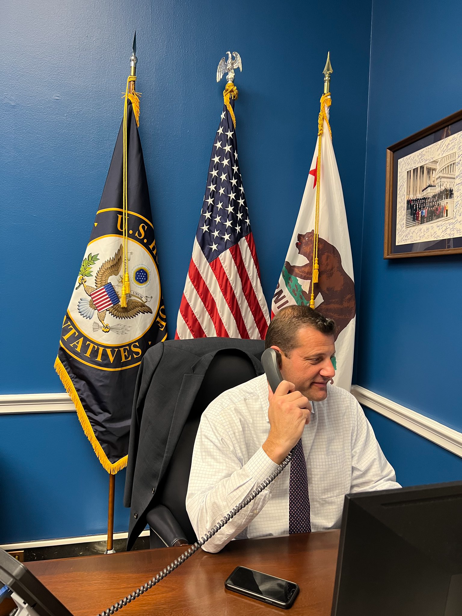 Rep. Valadao hosts a Telephone Town Hall about flood resources