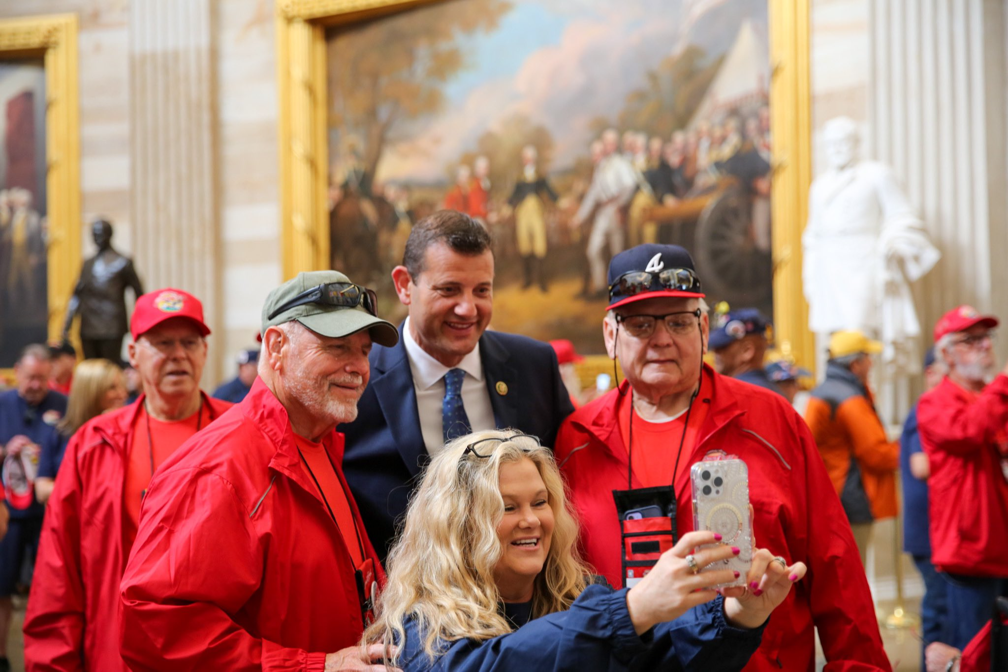 Rep. Valadao meets veterans in the Capitol Rotunda