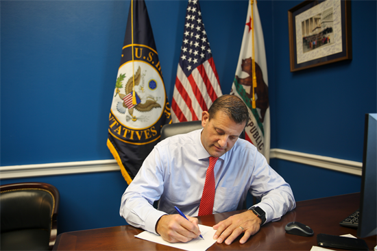 Congressman Valadao signing CJD Awareness Day Resolution